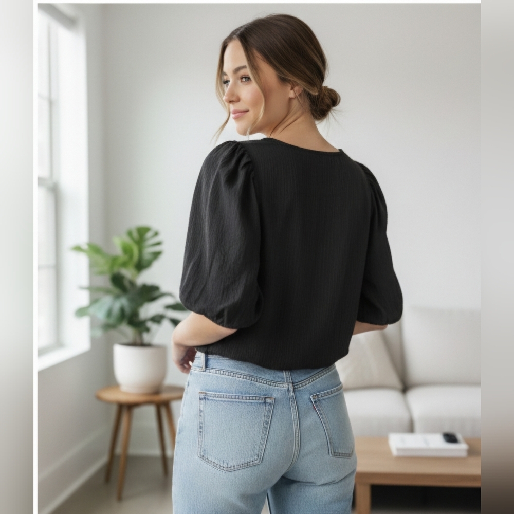 ​ASTR The Label Black Textured Puff Sleeve Blouse - Size L - Picture 2 of 7